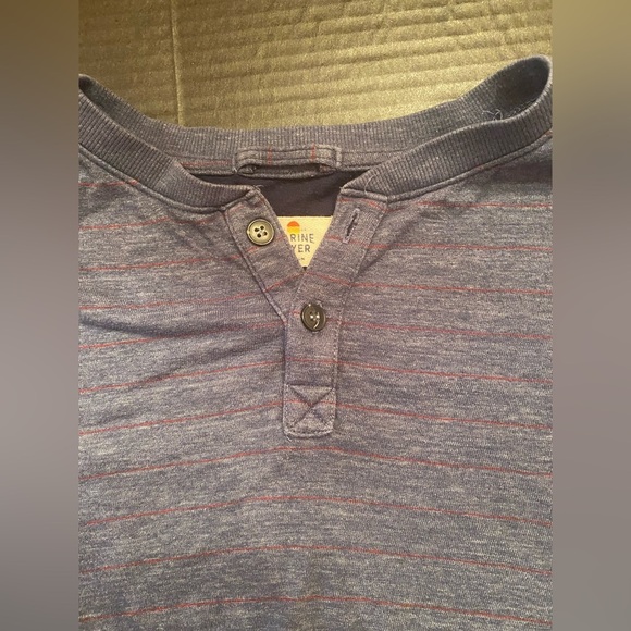 Marine Layer Men’s Long Sleeve Henley Shirt Blue w/Red Pin Stripe Size Medium - Picture 3 of 7